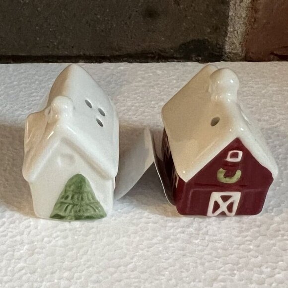 NEW Christmas Country Cottage Salt & Pepper Shaker Set / Ornament - Picture 2 of 6